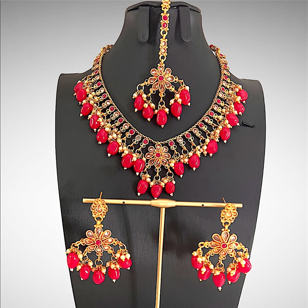 Beautiful Jewelry Set (4 Piece)